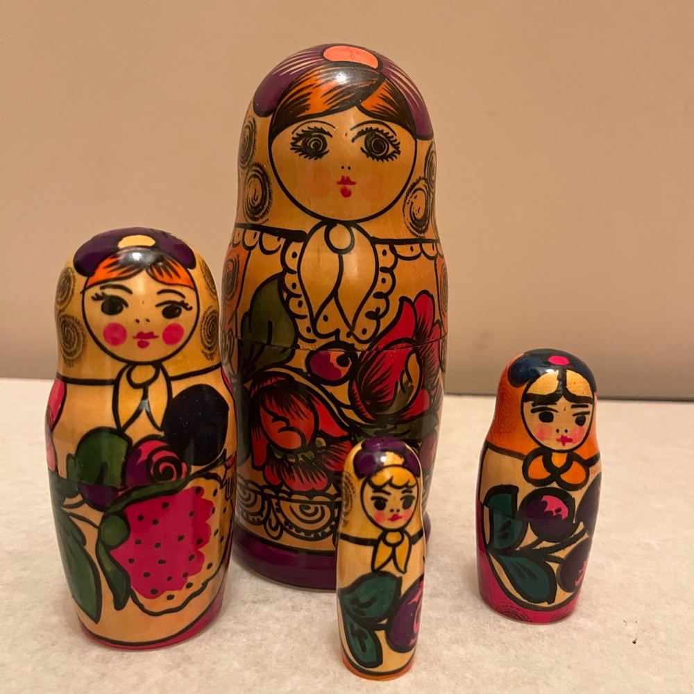 Russian Nesting Dolls Matryoshka